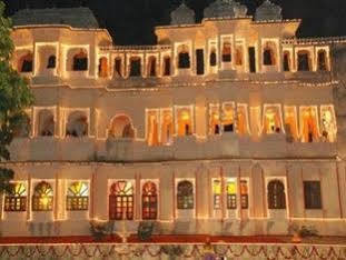 Ravla Khempur Hotel Удайпур Екстериор снимка